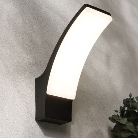 Forum Coast CZ-44225-BLK Batsu 12w LED Curved WL IP65 Black