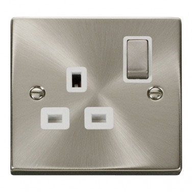 Click Deco Ingot Satin Chrome 13A Single Socket White Insert VPSC535WH