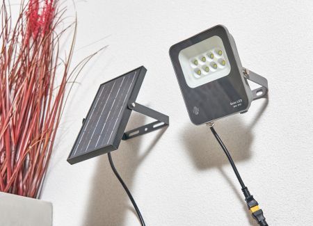 Forum Zink Solar Denby 30w LED Solar Floodlight | ZN-42051