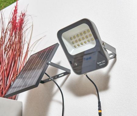 Forum Zink Solar Denby 100w LED Solar Floodlight | ZN-42053